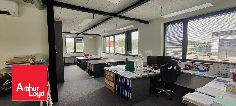 Office in Nogent-le-Phaye for lease - Interior Photo - Image 3 of 4