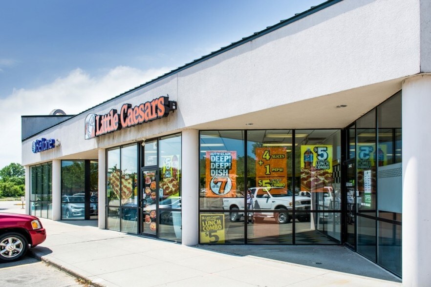 3330-3450 E 33rd St, Des Moines, IA for sale - Building Photo - Image 1 of 1