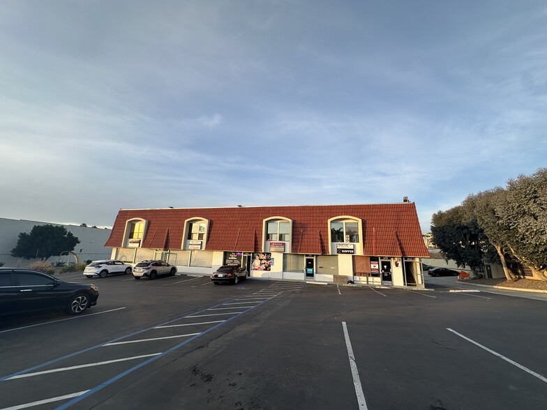 2603-2621 Denver St, San Diego, CA for lease - Building Photo - Image 2 of 6