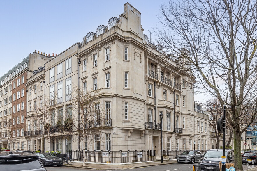 8 Queen Anne St, London for sale - Primary Photo - Image 1 of 1