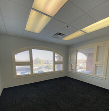 3700 W Robinson St, Norman, OK for lease Interior Photo- Image 2 of 8