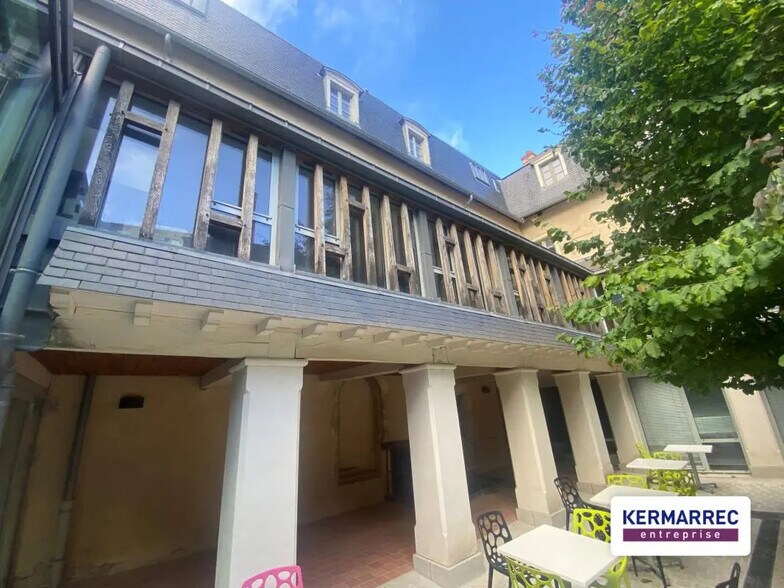Office in Rennes for sale - Building Photo - Image 2 of 14