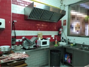 Retail in Barcelona, Barcelona for lease Interior Photo- Image 1 of 2