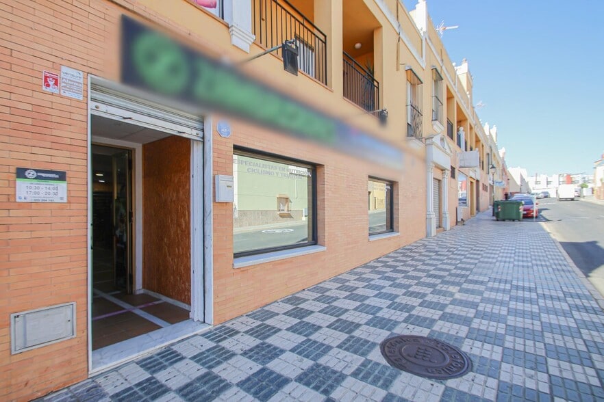 Retail in Bormujos, Sevilla for sale - Building Photo - Image 3 of 17