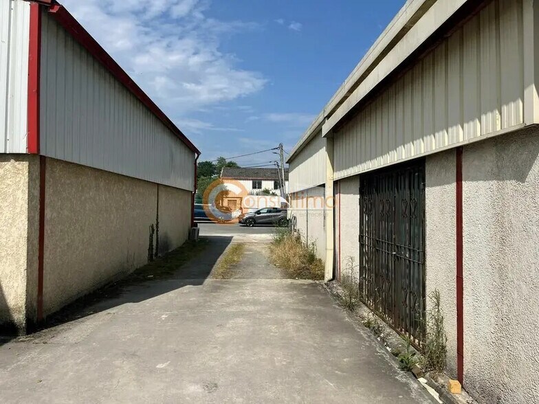 Industrial in Martillac for lease - Building Photo - Image 3 of 5