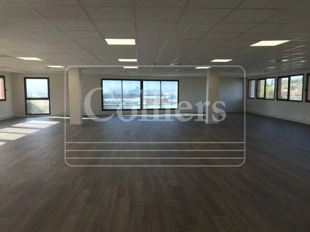 18 Rue Elie Pelas, Marseille for lease Interior Photo- Image 1 of 11