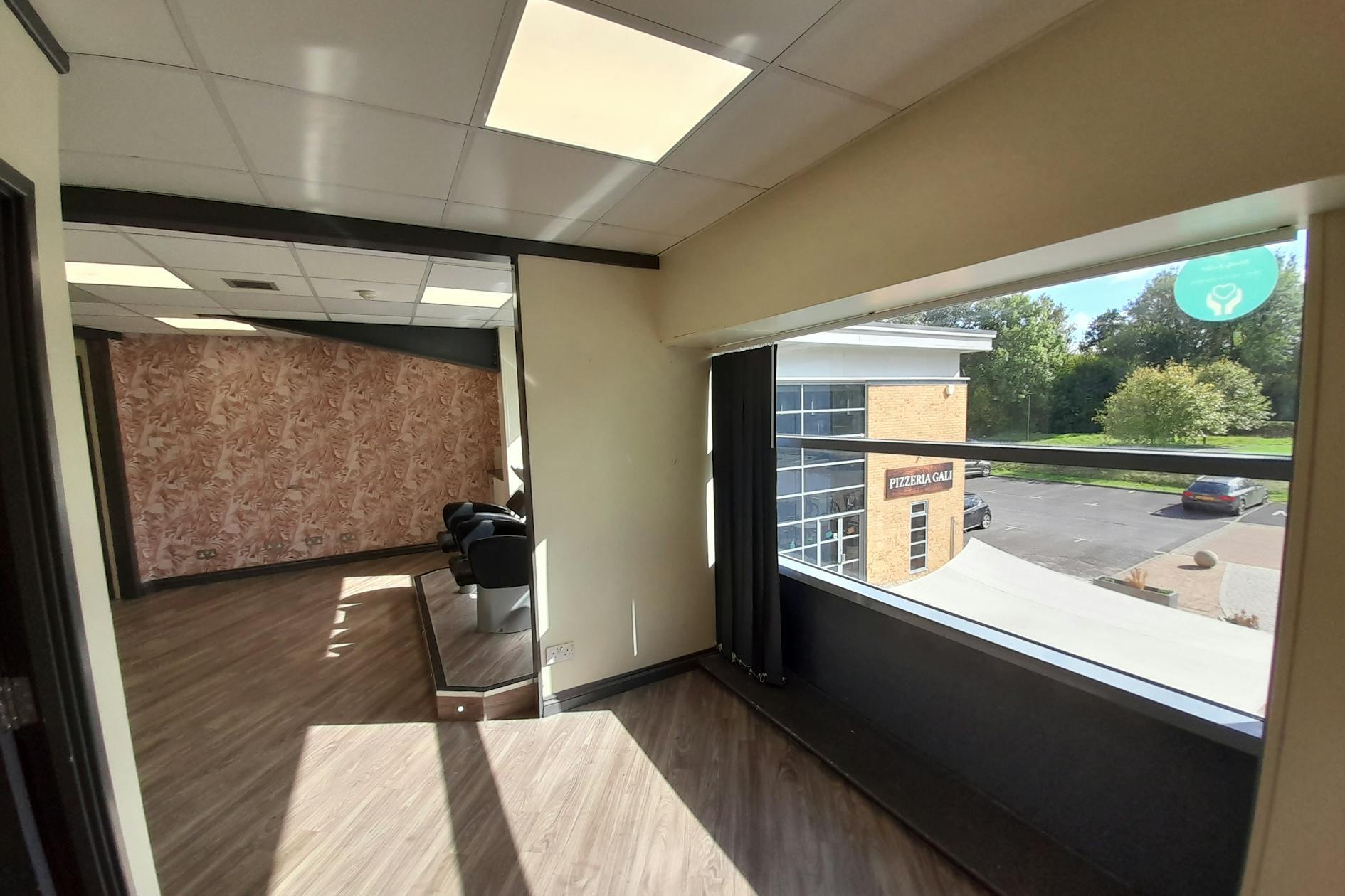 Stag Oak Ln, Chineham for lease Interior Photo- Image 1 of 4