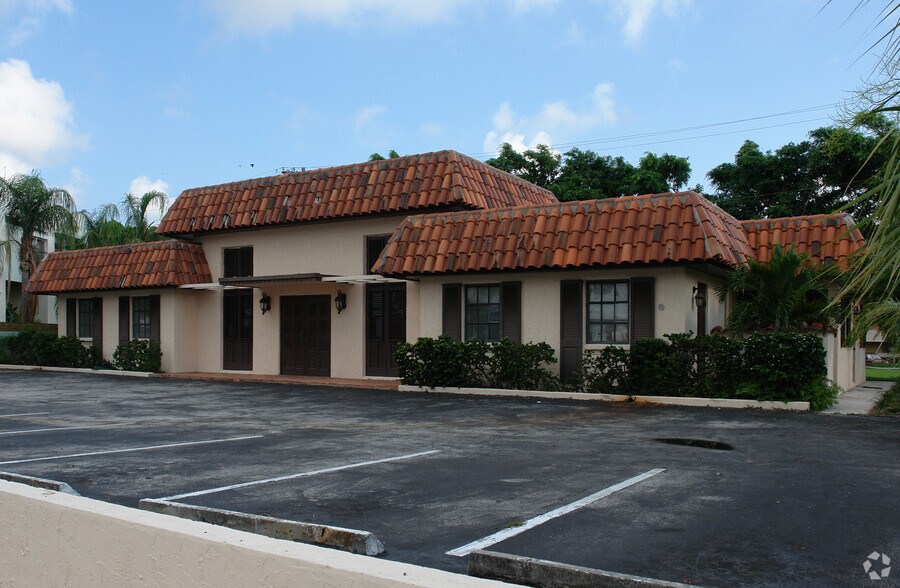 201 Arkona Ct, West Palm Beach, FL 33401