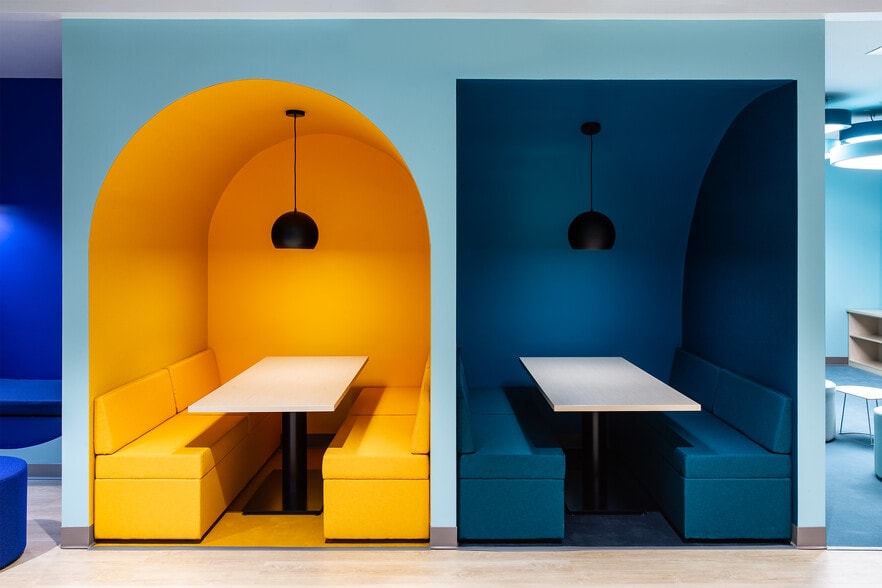 5635 Fishers Ln, Rockville, MD for lease - Interior Photo - Image 2 of 5