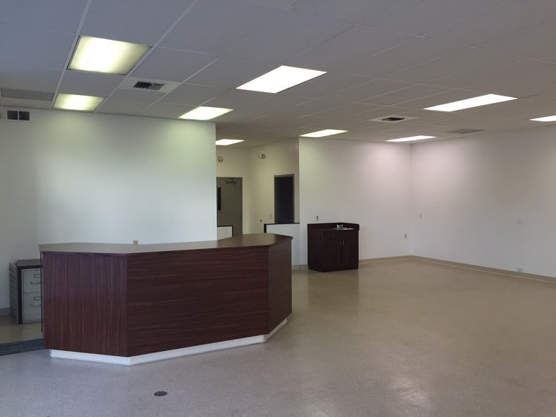 16400 Brooks Loop, Eagle River, AK for sale - Building Photo - Image 3 of 11