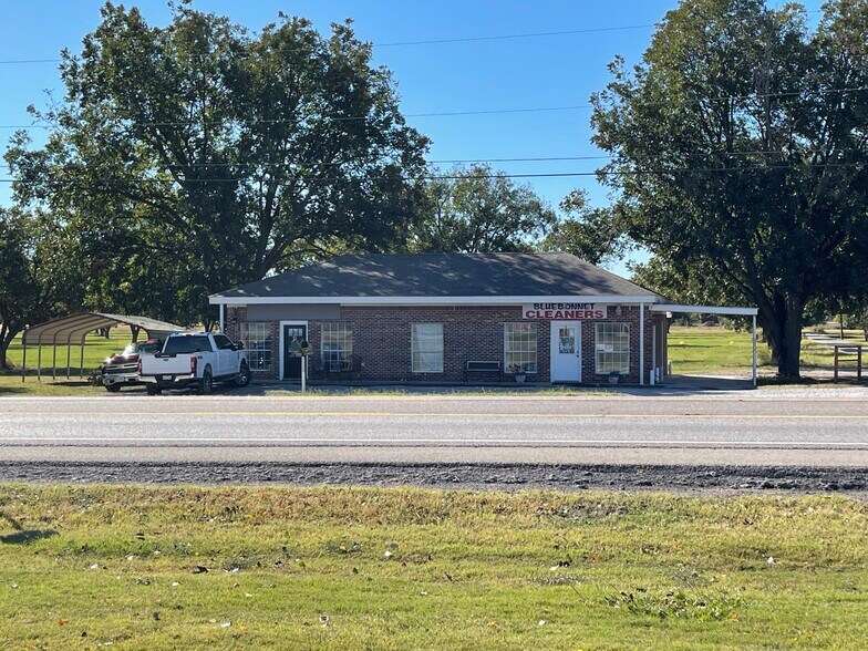 624 E Rock Island Ave, Boyd, TX 76023