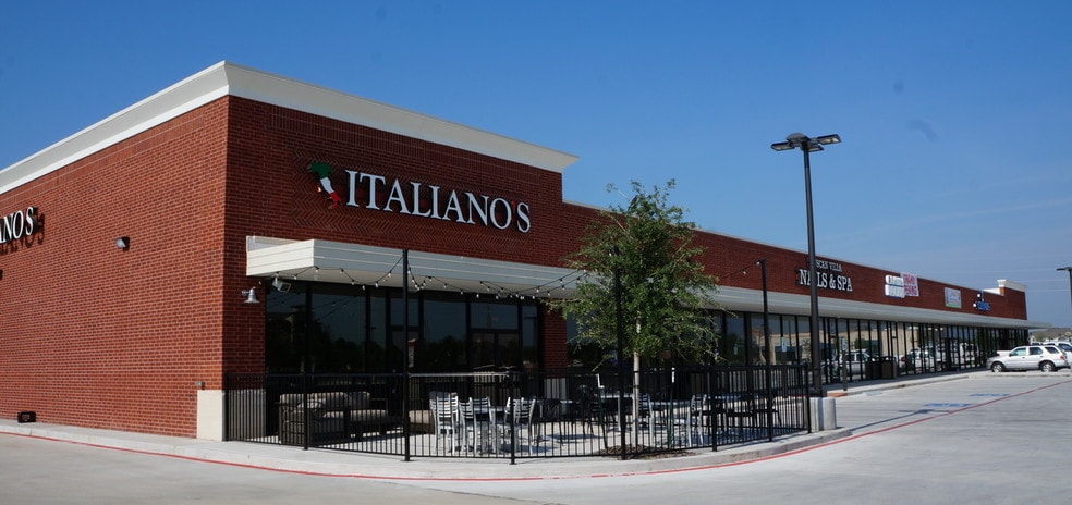 11710 Broadway St, Pearland, TX for lease - Primary Photo - Image 1 of 40