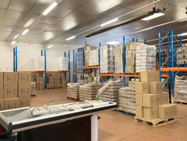 Office in Ingré for lease - Interior Photo - Image 3 of 10