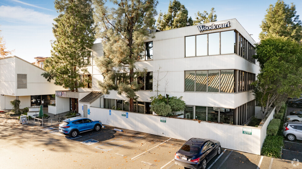 20301 Ventura Blvd, Woodland Hills, CA for lease - Building Photo - Image 1 of 5