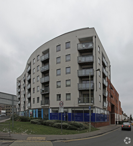 10 Beechen Grove, Watford for sale - Primary Photo - Image 1 of 1