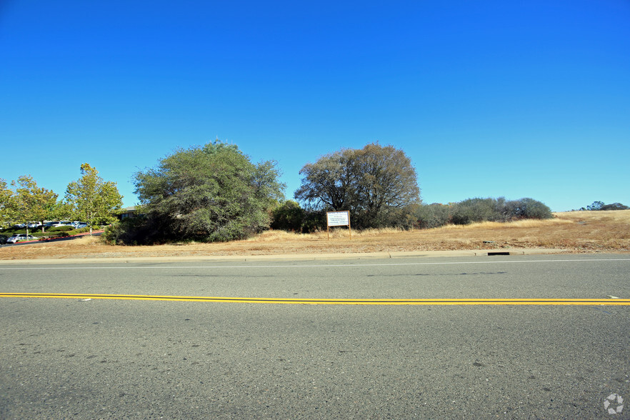 3887 Ponderosa Rd, Shingle Springs, CA for sale - Building Photo - Image 2 of 3