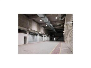 Flex in Bagnolet for lease Interior Photo- Image 2 of 6