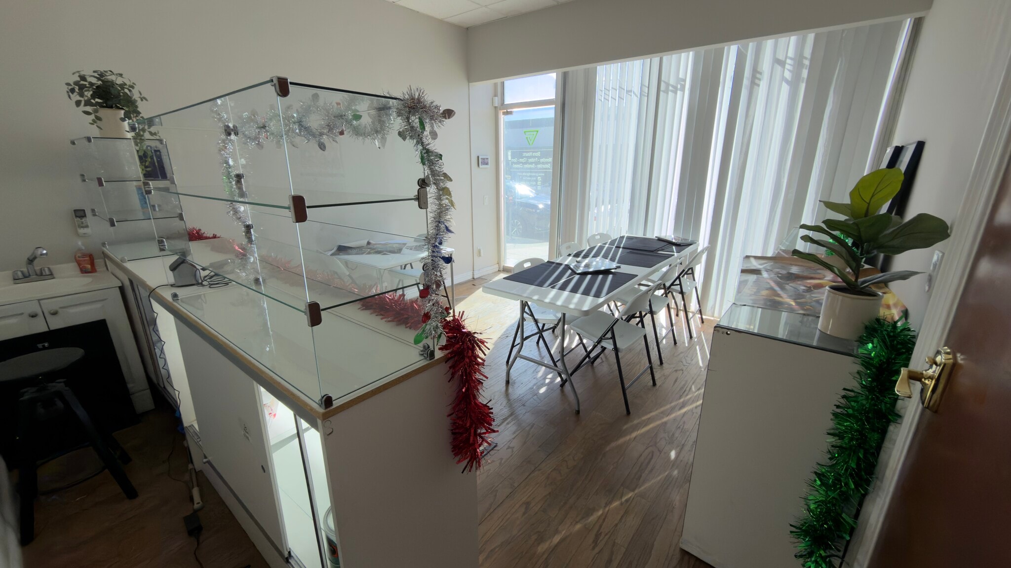 14545 Friar St, Van Nuys, CA for lease Interior Photo- Image 1 of 3