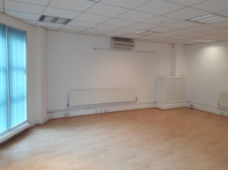 167-169 London Rd, Kingston Upon Thames for lease Interior Photo- Image 1 of 4