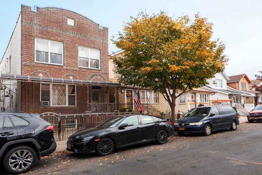 1811 72nd St, Brooklyn, NY for sale - Building Photo - Image 2 of 4