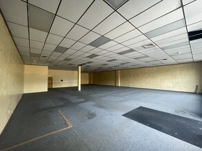 2303-2315 Berlin Tpke, Newington, CT for lease Interior Photo- Image 2 of 3