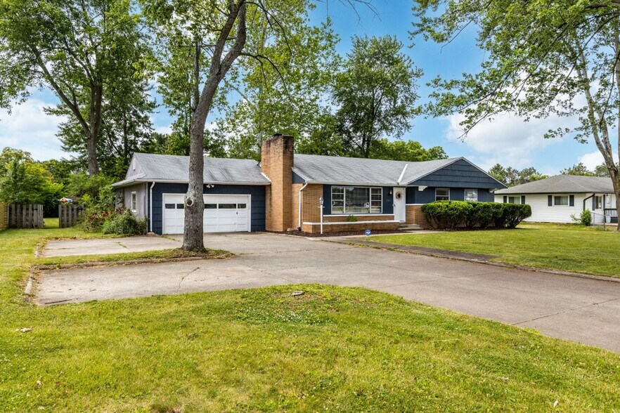 2611 Bethel Rd, Columbus, OH 43220