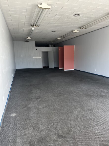 20495 Van Dyke St, Detroit, MI for sale - Primary Photo - Image 3 of 10