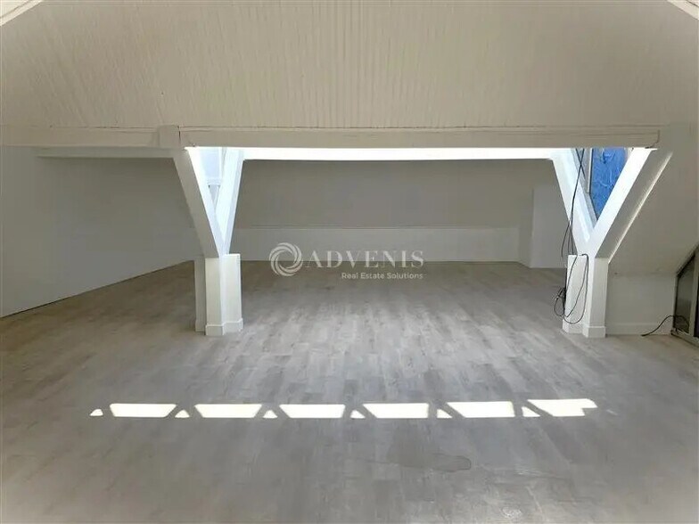 Office in Bourges for lease - Interior Photo - Image 2 of 3