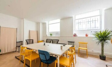 9 Rue Chaptal, Paris for lease Interior Photo- Image 2 of 12