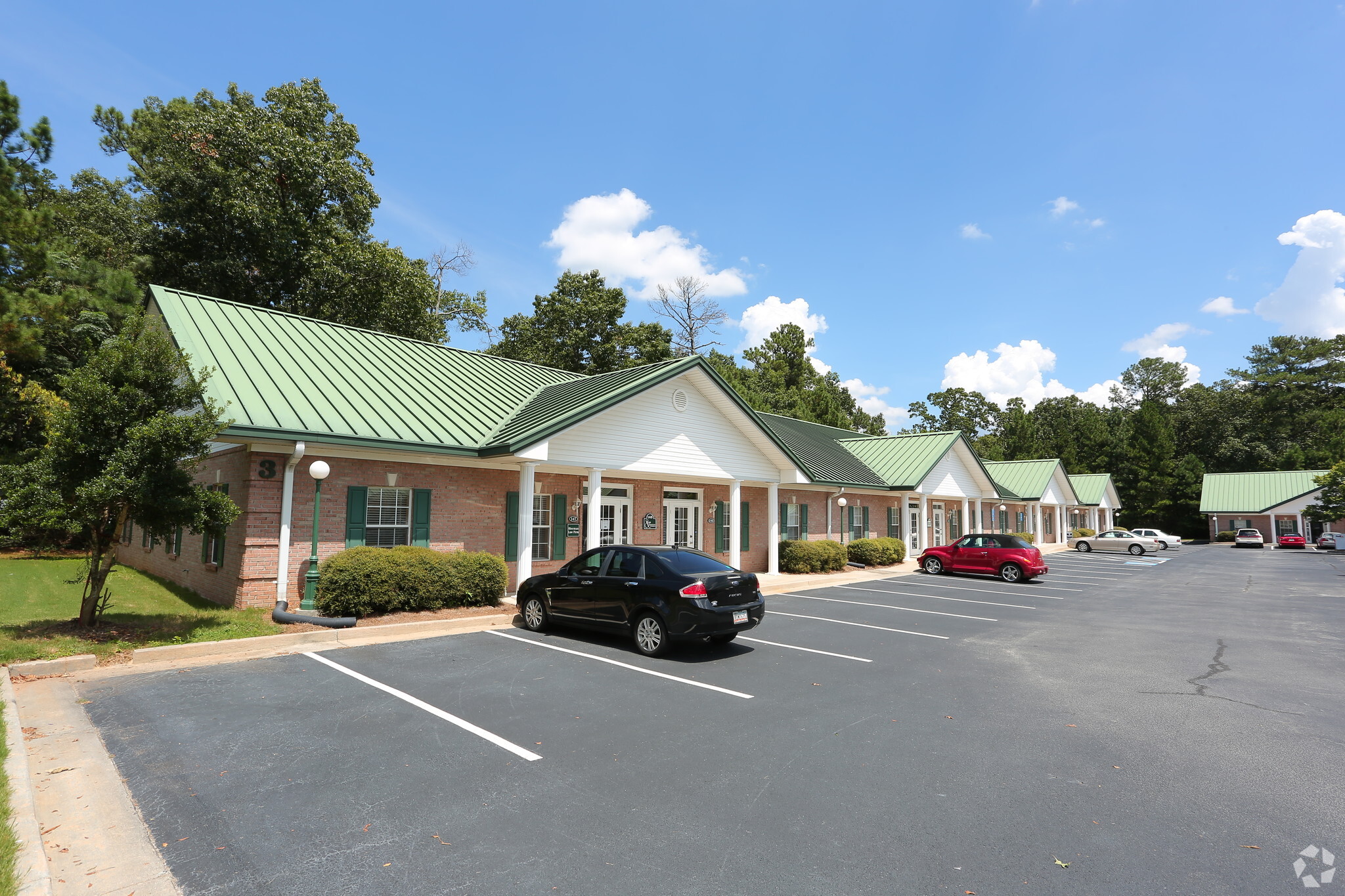 133-147 Lee Byrd Rd, Loganville, GA for sale Primary Photo- Image 1 of 15