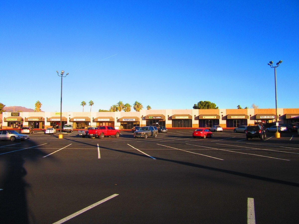 sandhills mall stores