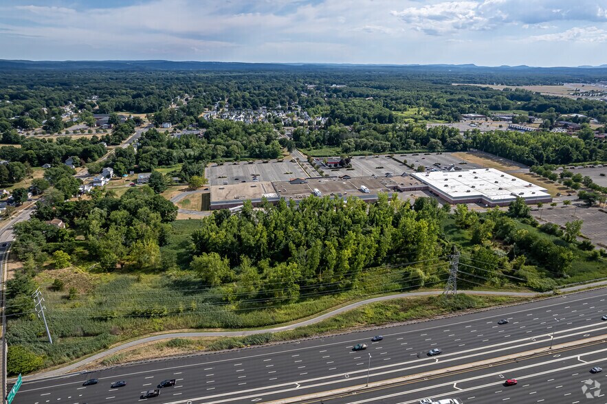 952962 Silver Ln, East Hartford, CT 06118 Huge Upside Development