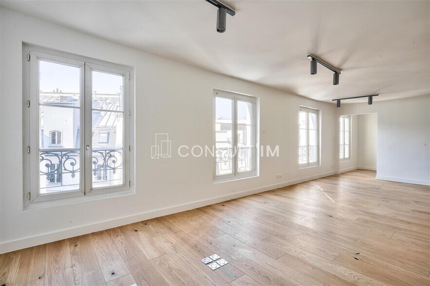 Office in Paris for lease - Building Photo - Image 2 of 9