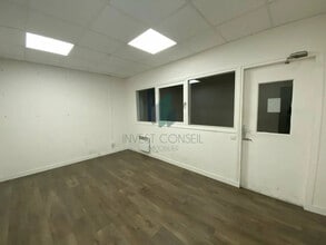 Flex in SAINT-OUEN-L'AUMONE for lease Building Photo- Image 1 of 3
