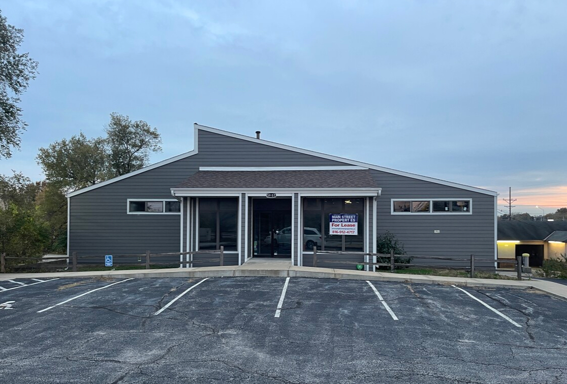 5907 Highgrove Rd, Grandview, MO for lease Building Photo- Image 1 of 24