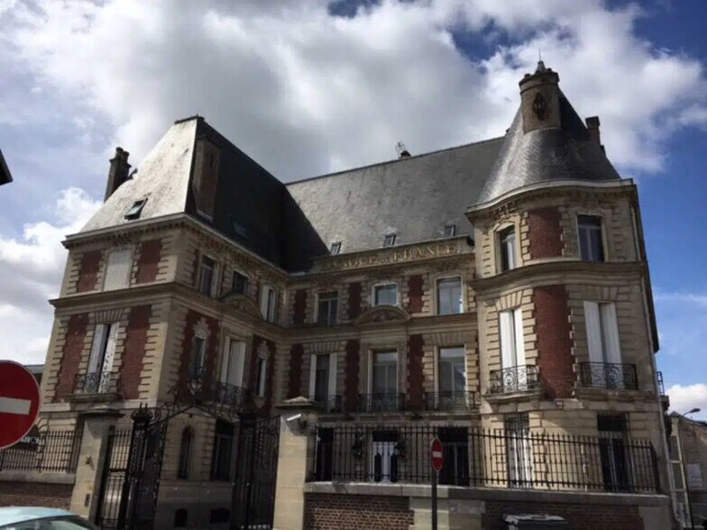 3 Rue D'Alsace, Saint-Quentin for lease - Building Photo - Image 3 of 11