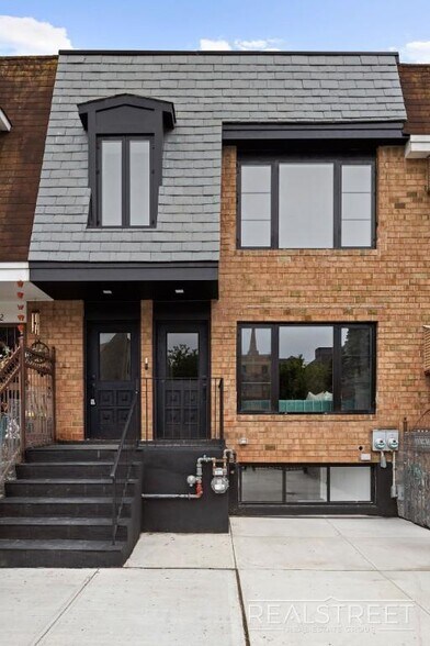 110 McKibben St, Brooklyn, NY for sale - Primary Photo - Image 1 of 22