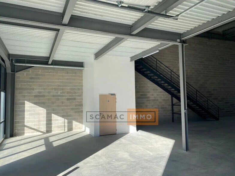 Industrial in La Seyne-sur-Mer for lease - Interior Photo - Image 3 of 6