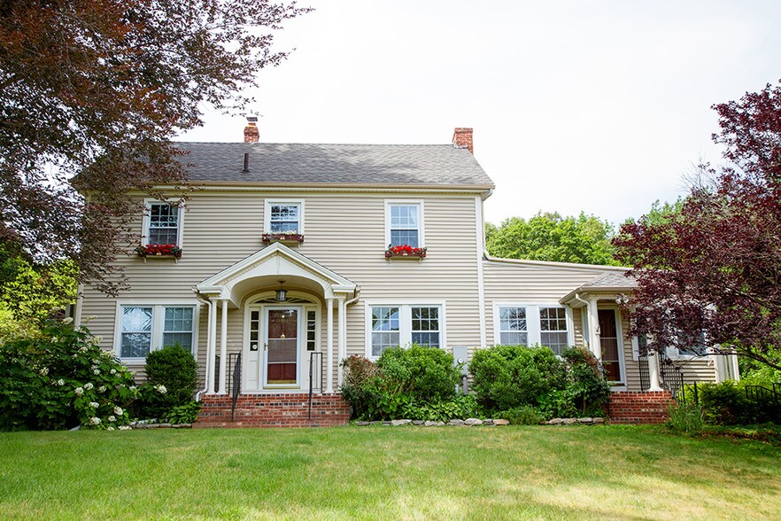 149 Mashamoquet Rd, Pomfret Center, CT for sale - Building Photo - Image 1 of 1