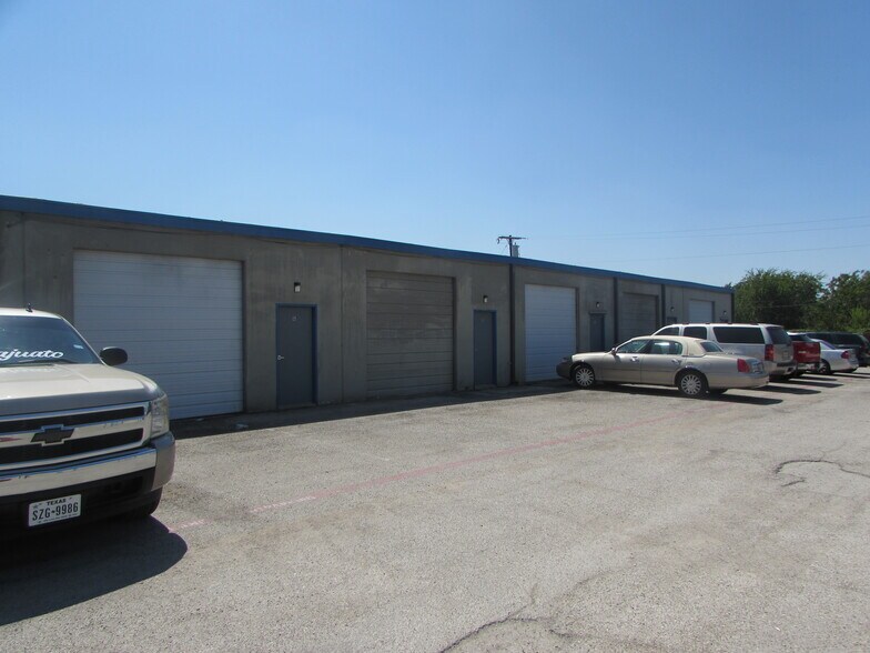 2317 Franklin Dr, Mesquite, TX 75150