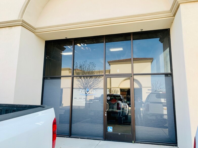 2105 Wisteria Ln, Paso Robles, CA for lease - Building Photo - Image 3 of 6