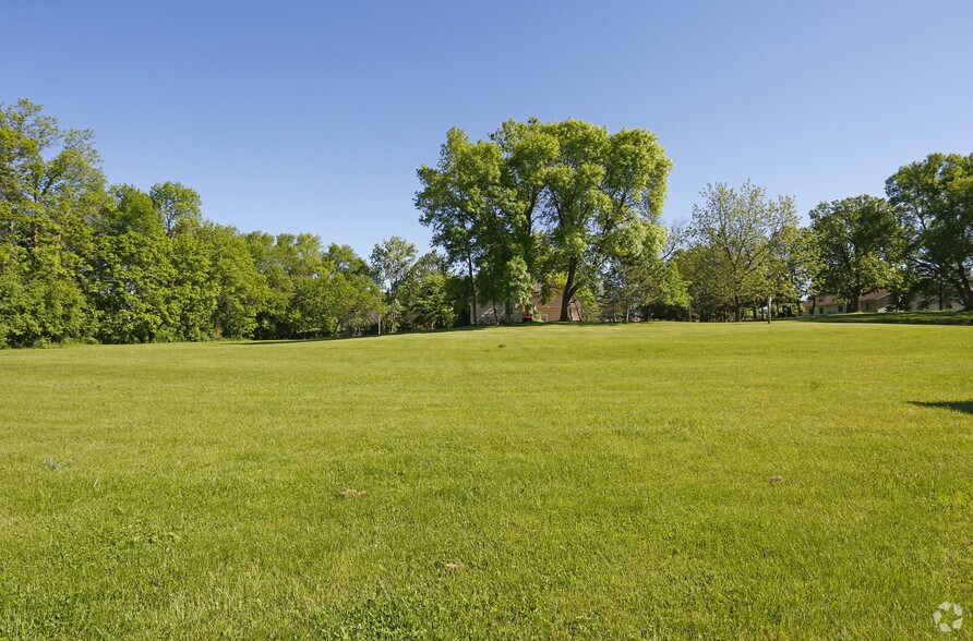 1810 6th Ave E, Alexandria, MN for sale - Primary Photo - Image 1 of 1