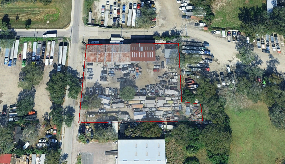 5115 N 47th St, Tampa, FL for lease - Building Photo - Image 1 of 28