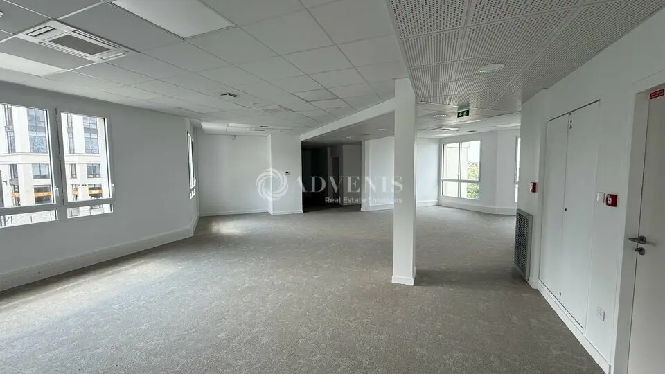 Office in Chessy for sale - Interior Photo - Image 3 of 7