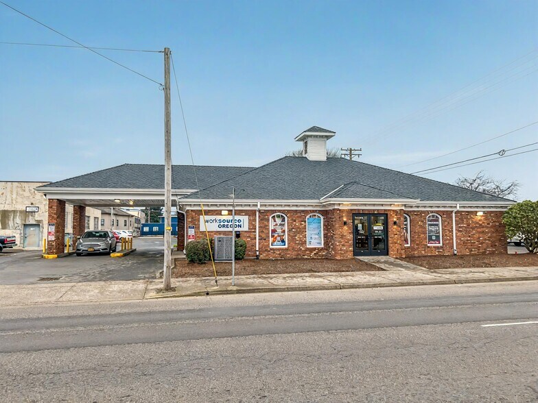 411 Pacific Ave, Tillamook, OR for sale - Building Photo - Image 3 of 5