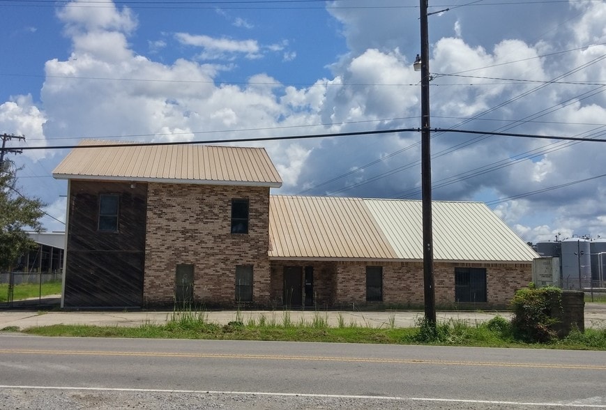 30150 Eden Church Rd, Denham Springs, LA 70726