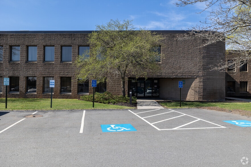 22 Cotton Rd, Nashua, NH for lease - Building Photo - Image 3 of 7