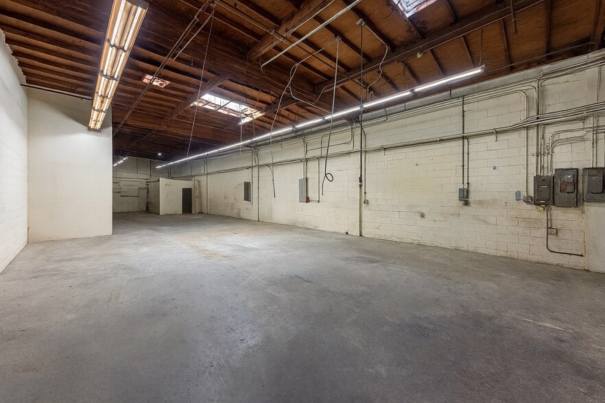 3014-3018 N Coolidge Ave, Los Angeles, CA for lease - Building Photo - Image 2 of 13