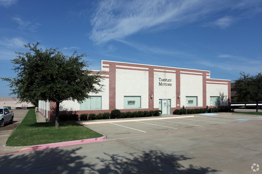 2561 Tarpley Rd, Carrollton, TX 75006