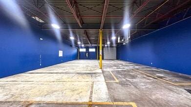 9 Britton Dr, Bloomfield, CT for lease Interior Photo- Image 2 of 8